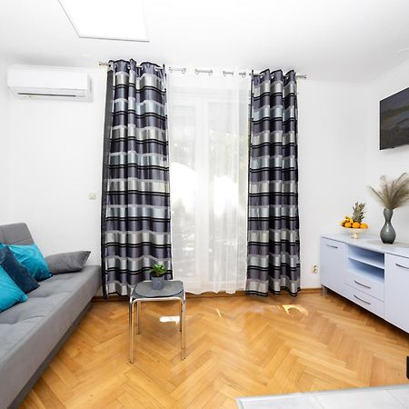 Apartment Paolo By The Beach Znjan Split Eksteriør bilde