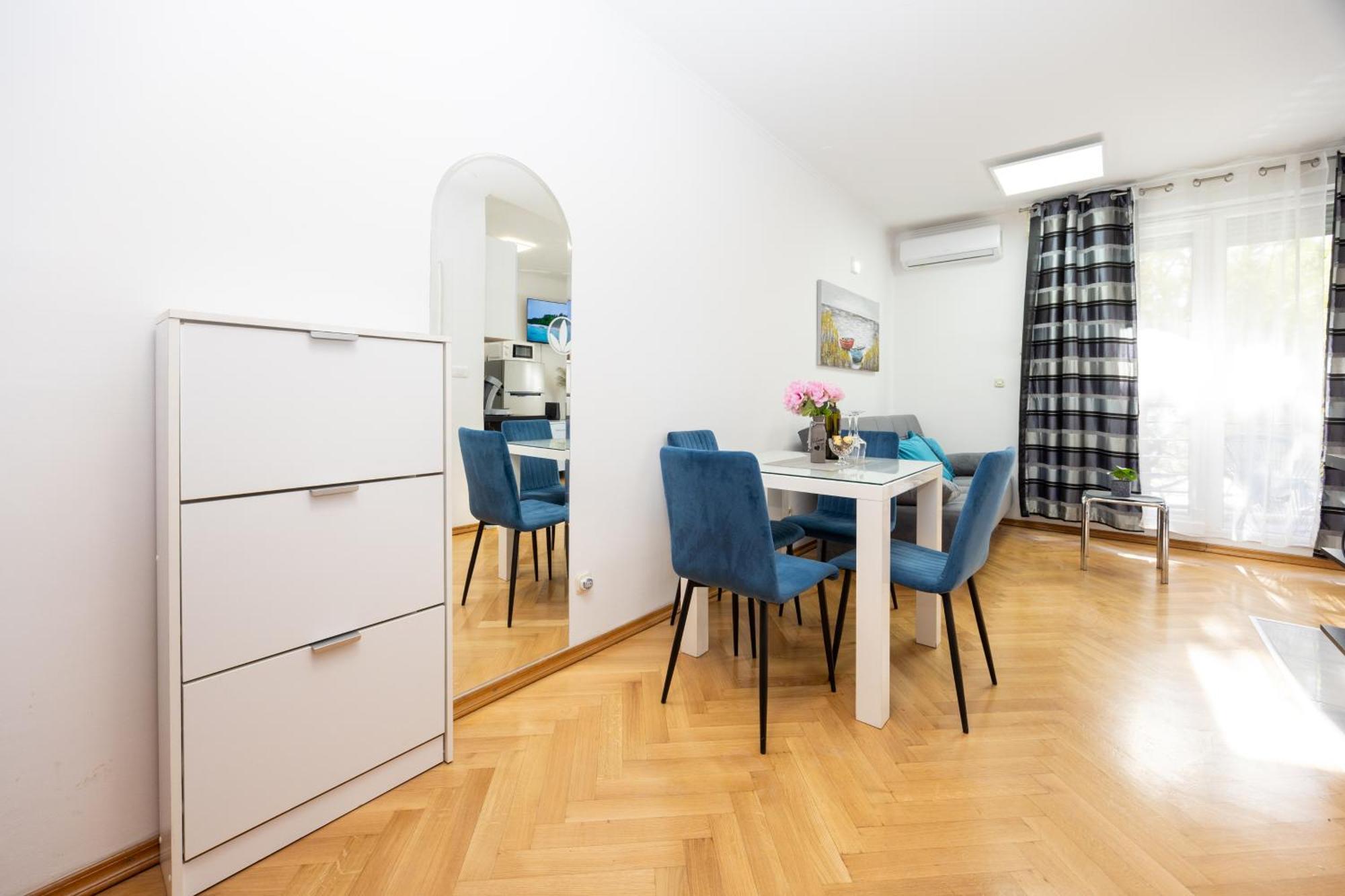 Apartment Paolo By The Beach Znjan Split Eksteriør bilde