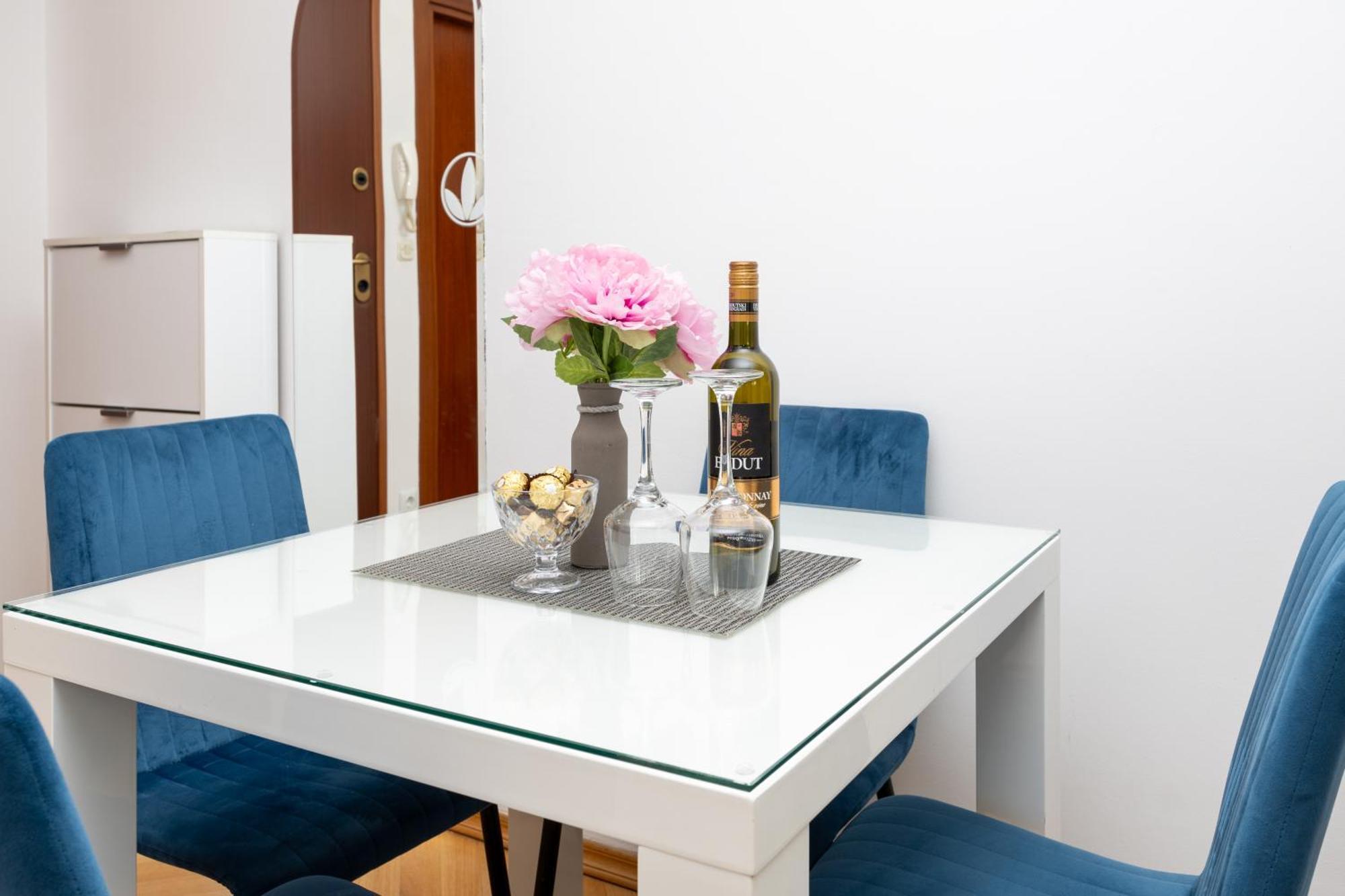 Apartment Paolo By The Beach Znjan Split Eksteriør bilde