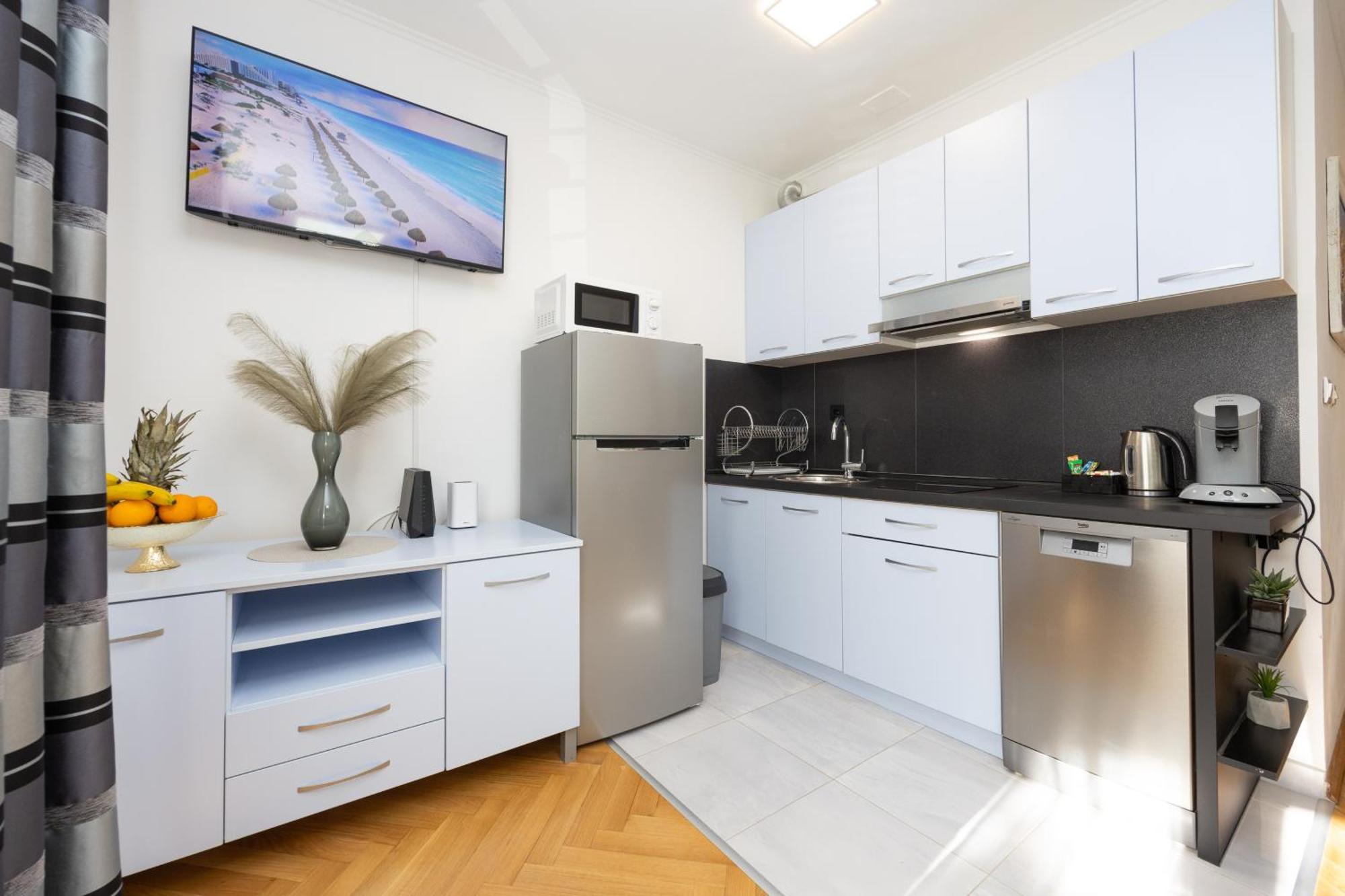 Apartment Paolo By The Beach Znjan Split Eksteriør bilde