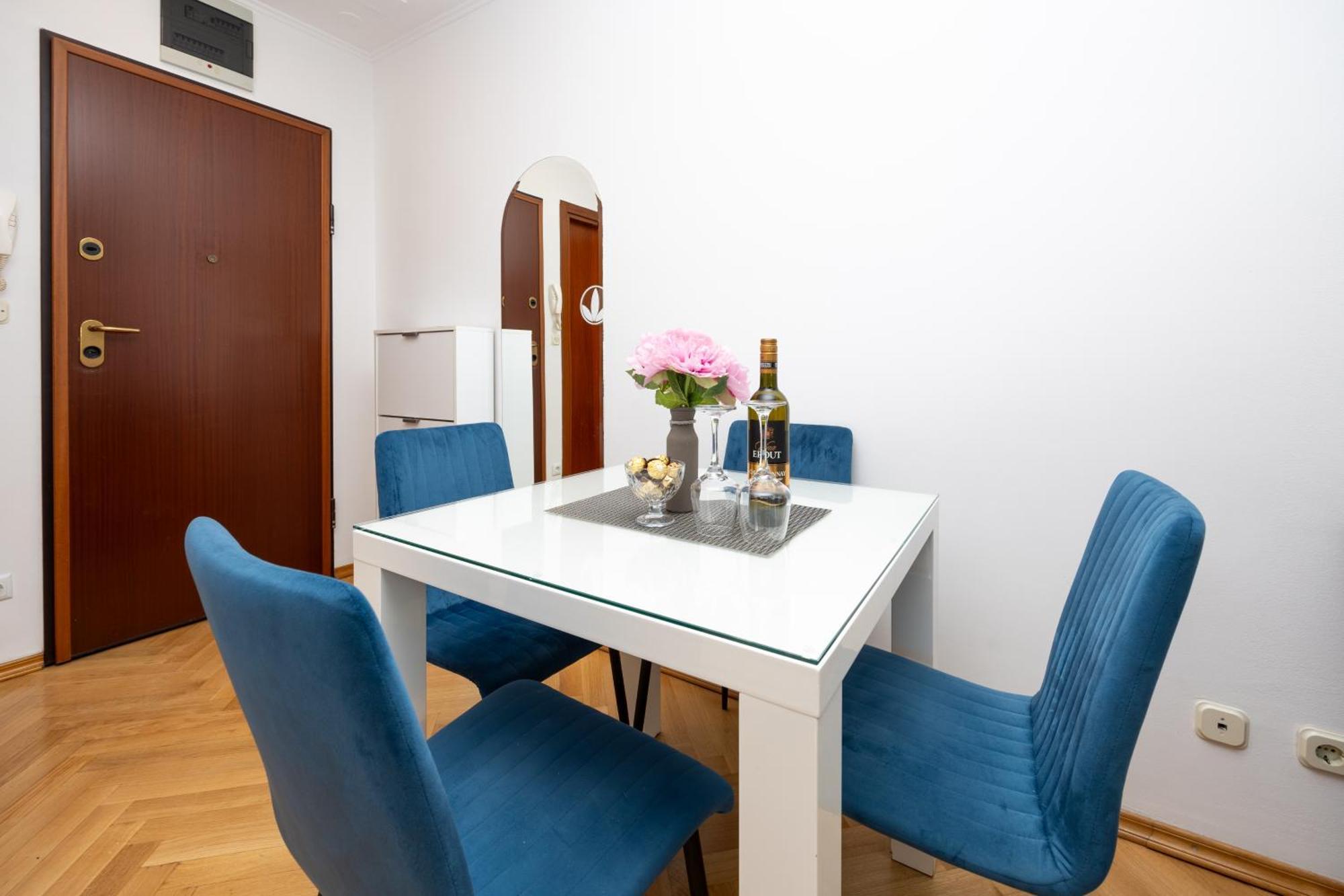 Apartment Paolo By The Beach Znjan Split Eksteriør bilde